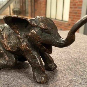Elefantenbaby aus Bronze