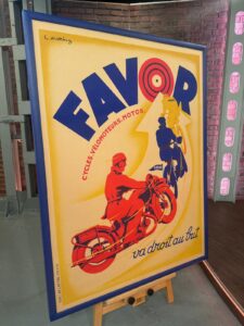 Vintage-Motorradplakat im Rahmen