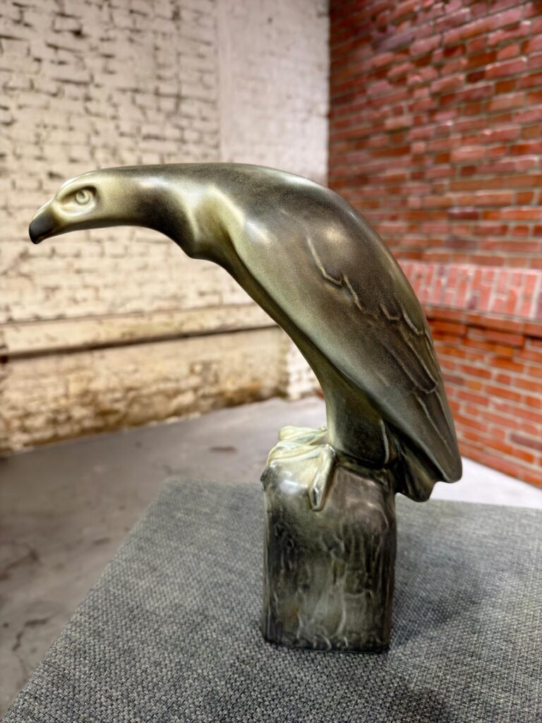Adlerfigur von Tikkanen Kunst
